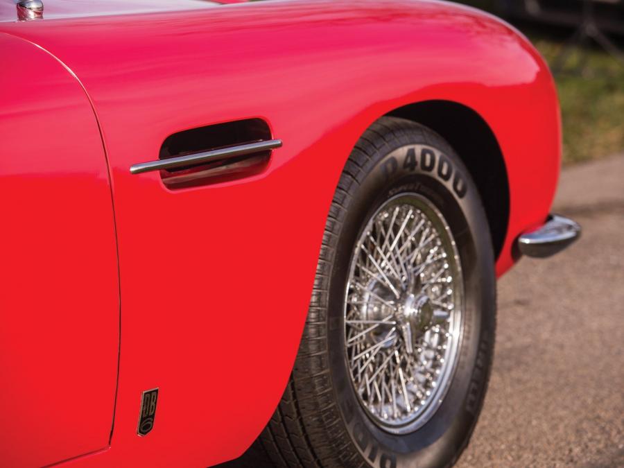 Детали экстерьера Aston Martin DB6 (2590/R) 1966 года  (фото 7 из 25)